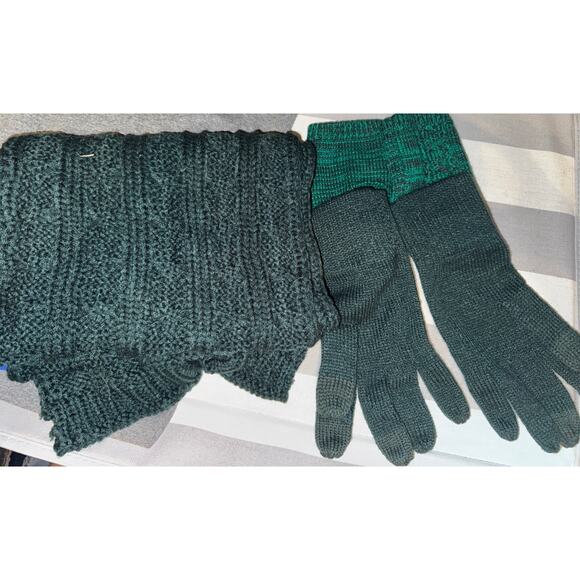 Glove and scarf set new without tags - Picture 1 of 1